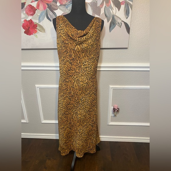 Leopard Print Sleeveless Dress - Picture 6 of 12
